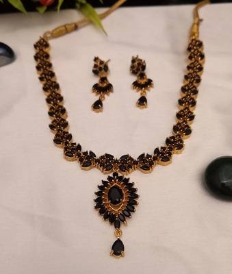 Black Indian Jewellery Copper Gold Plated Necklace Set for Women 2