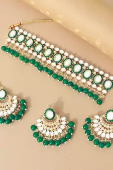 Gold Plated Traditional Kundan & Pearl Choker Necklace Chandbali Earring & Maang Tikka Ethnic Jewellery Set