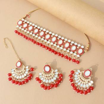 Gold Plated Traditional Kundan & Pearls Choker Necklace Chandbali Earring & Maang Tikka Ethnic Jewellery Set 2