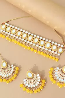 Gold Plated Traditional Kundan & Pearls Choker Necklace Chandbali Earring & Maang Tikka Ethnic Jewellery Set
