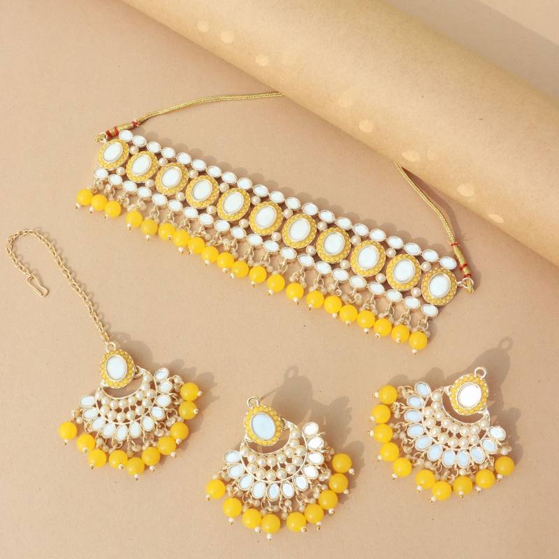 Gold Plated Traditional Kundan & Pearls Choker Necklace Chandbali Earring & Maang Tikka Ethnic Jewellery Set