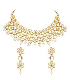 Gold Plated Traditional Kundan & Pearls Choker Necklace & Earring Ethnic Jewellery Set for Women & Girls K7229W