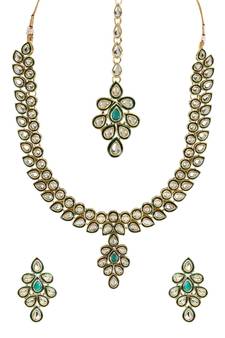 Gold Plated Traditional Necklace Jewellery Set with Earrings & Maang Tikka for Women 