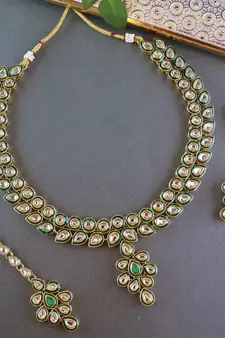 Gold Plated Traditional Necklace Jewellery Set with Earrings & Maang Tikka for Women 