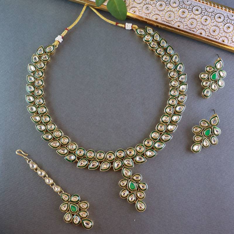 Gold Plated Traditional Necklace Jewellery Set with Earrings & Maang Tikka for Women 