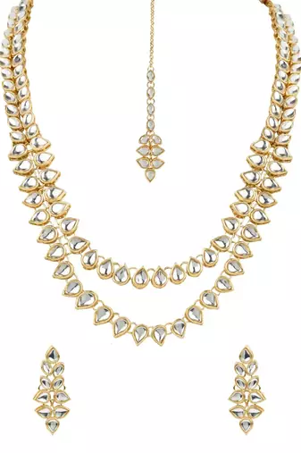 Gold Plated Traditional Kundan Necklace Jewellery Set with Earrings & Maang Tikka for Women 