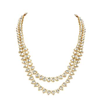 Gold Plated Traditional Kundan Necklace Jewellery Set with Earrings & Maang Tikka for Women  3