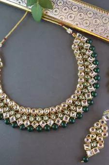 Gold Plated Traditional Kundan & Pearls Choker Necklace Jewellery Set with Earrings for Women and girls