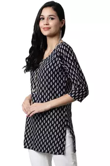 Black printed cotton cotton-kurtis