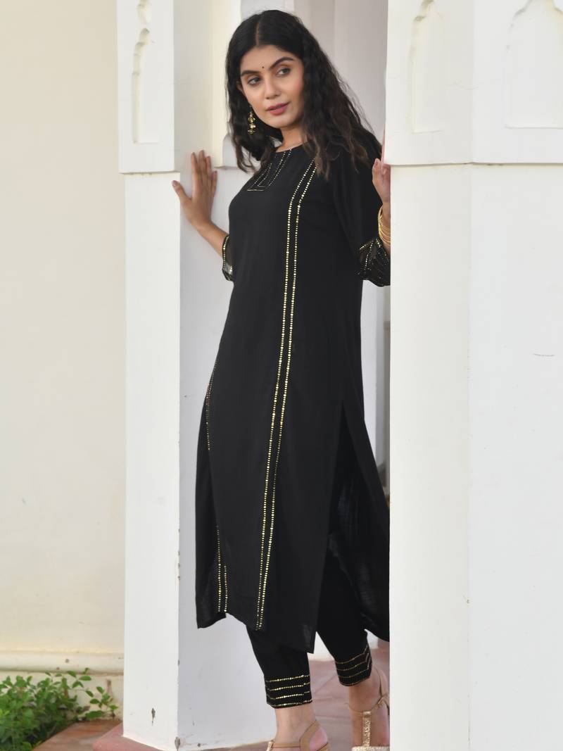 DEJA BLACK KURTA-PANT SET