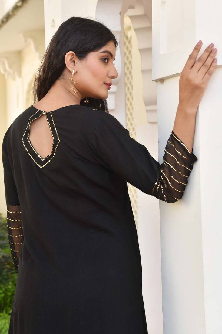 DEJA BLACK KURTA-PANT SET