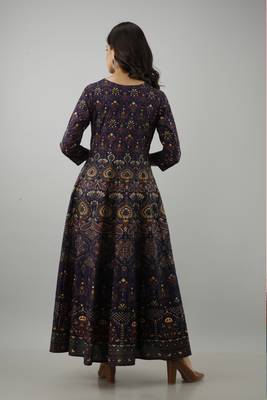 Embroidered Openfront Anarkali Kurta in Blue 3