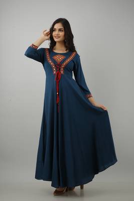 Women Embroidered Anarkali Kurta in Dark Blue 7