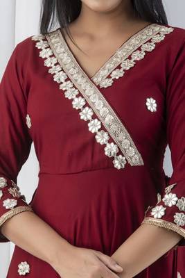 ftDiva Women Emblished Angarakha Flared Kurta in Maroon 3