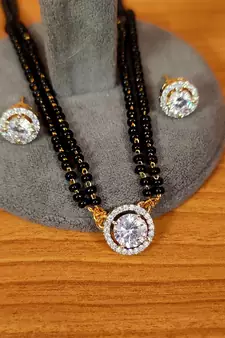 White mangalsutra