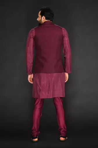 Maroon Textured Bundi With Kurta And Slim Pant