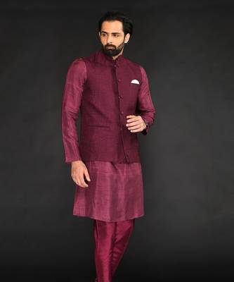 Maroon Textured Bundi With Kurta And Slim Pant 3