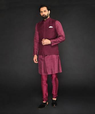 Maroon Textured Bundi With Kurta And Slim Pant 5