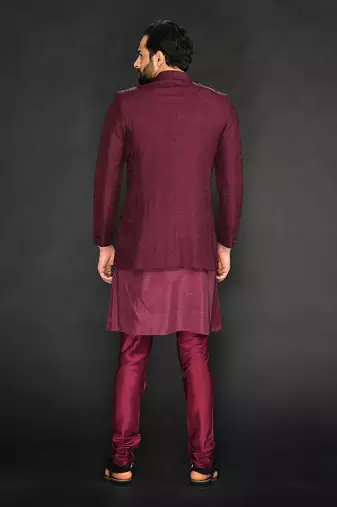 Maroon Textured Bundgala With Kurta And Slim Pant