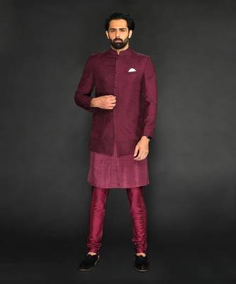 Maroon Textured Bundgala With Kurta And Slim Pant 1