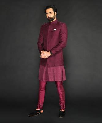 Maroon Textured Bundgala With Kurta And Slim Pant 3