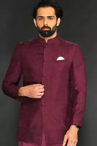 Maroon Textured Bundgala With Kurta And Slim Pant