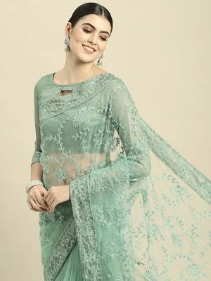 Floral Embroidered Saree With Embroidered Border With Blouse 1