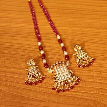 Red pendants 1
