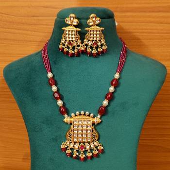Red pendants 2