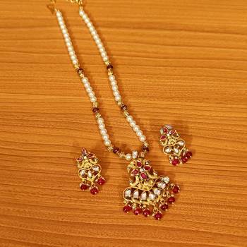 Red pendants 1