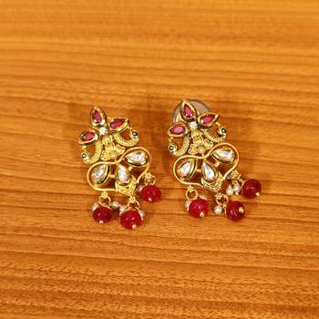 Red pendants 3