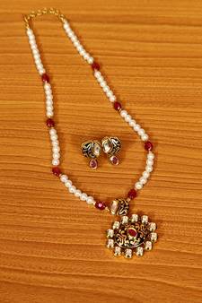 Red pendants