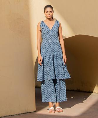 Geometric Print Kantha Blue Opal Shoulder And Back Tie Up Kurta With Short Pants 1