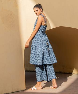 Geometric Print Kantha Blue Opal Shoulder And Back Tie Up Kurta With Short Pants 3