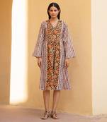 White Geometric Bell Sleeves Kurta With Floarl Baritone Blue Front Panel
