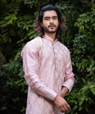 Mauve Embroidered Kurta Set. 2