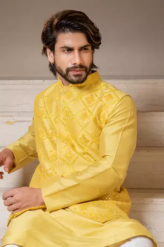 Lemon Yellow Mirror Bandi With Kurta Set.