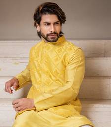 Lemon Yellow Mirror Bandi With Kurta Set.