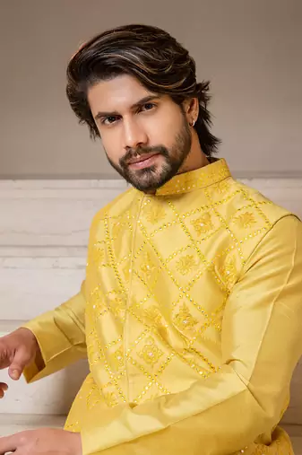 Lemon Yellow Mirror Bandi With Kurta Set.