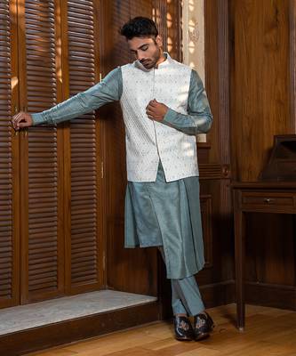 Hand Embroidered Bandi With Asymmetric Kurta Set 2