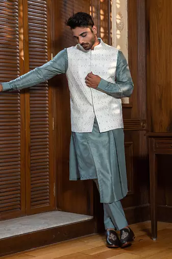 Hand Embroidered Bandi With Asymmetric Kurta Set