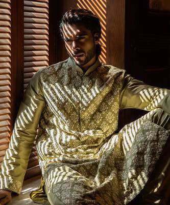 Green Floral Embroidered Kurta Set 2