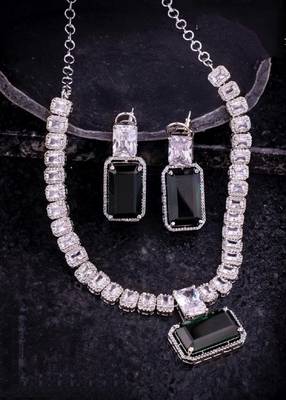 Green necklaces 1