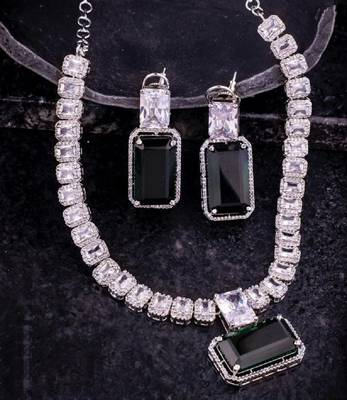Green necklaces 2