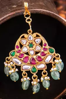 Multicolor maang-tikka