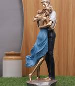Love Couple Showpiece