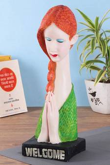 Welcome Lady Statue Showpiece