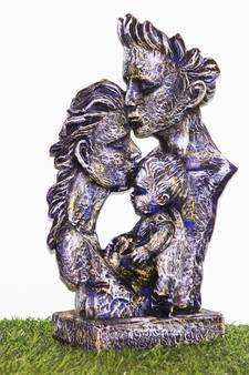 Family Showpiece