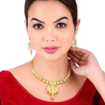 Gold chokers 1