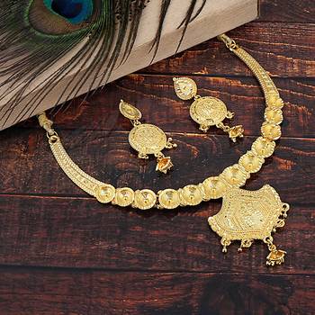 Gold chokers 5